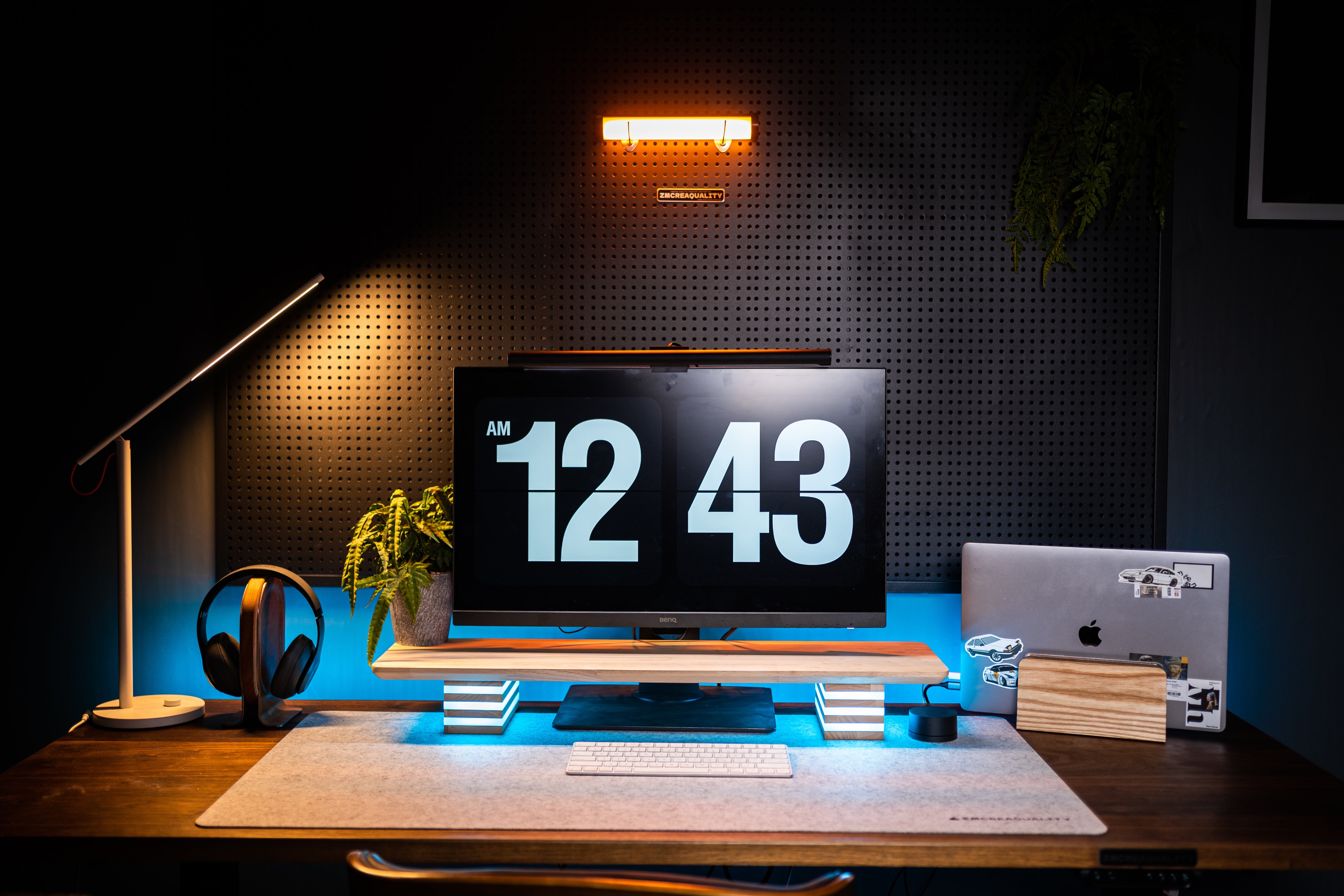 Royal Series - 360° Adjustable RGB Wooden Monitor Stand(R20)