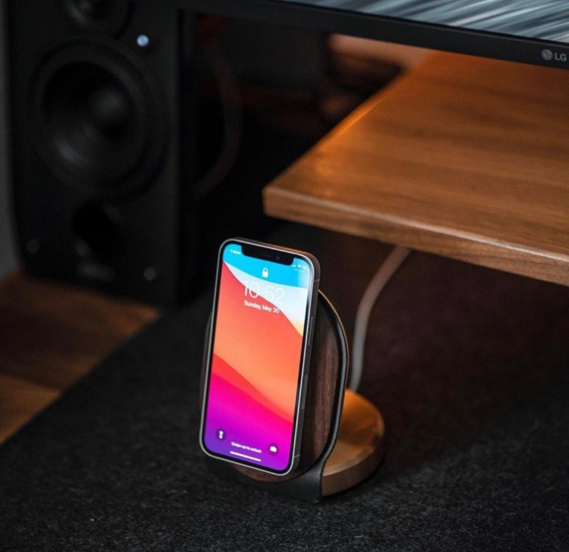 IPhone Holder MagSafe Stand | Wireless Charging Dock & Stand