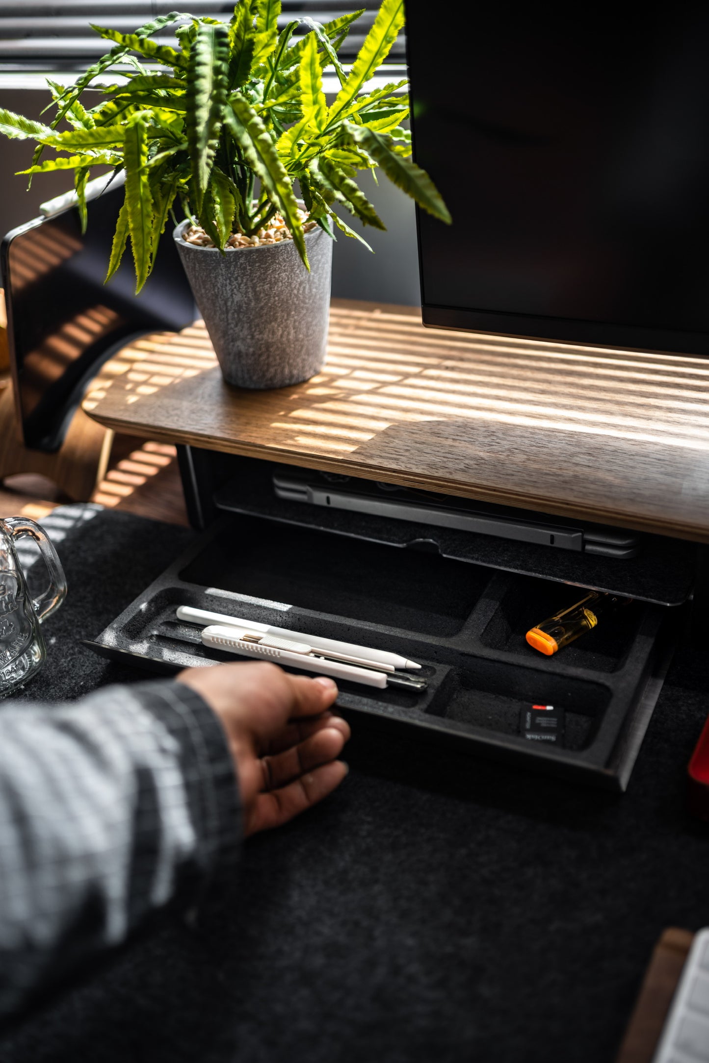 Neat Pull-Out Desktop Storage Box: The Ultimate in Organized Elegance