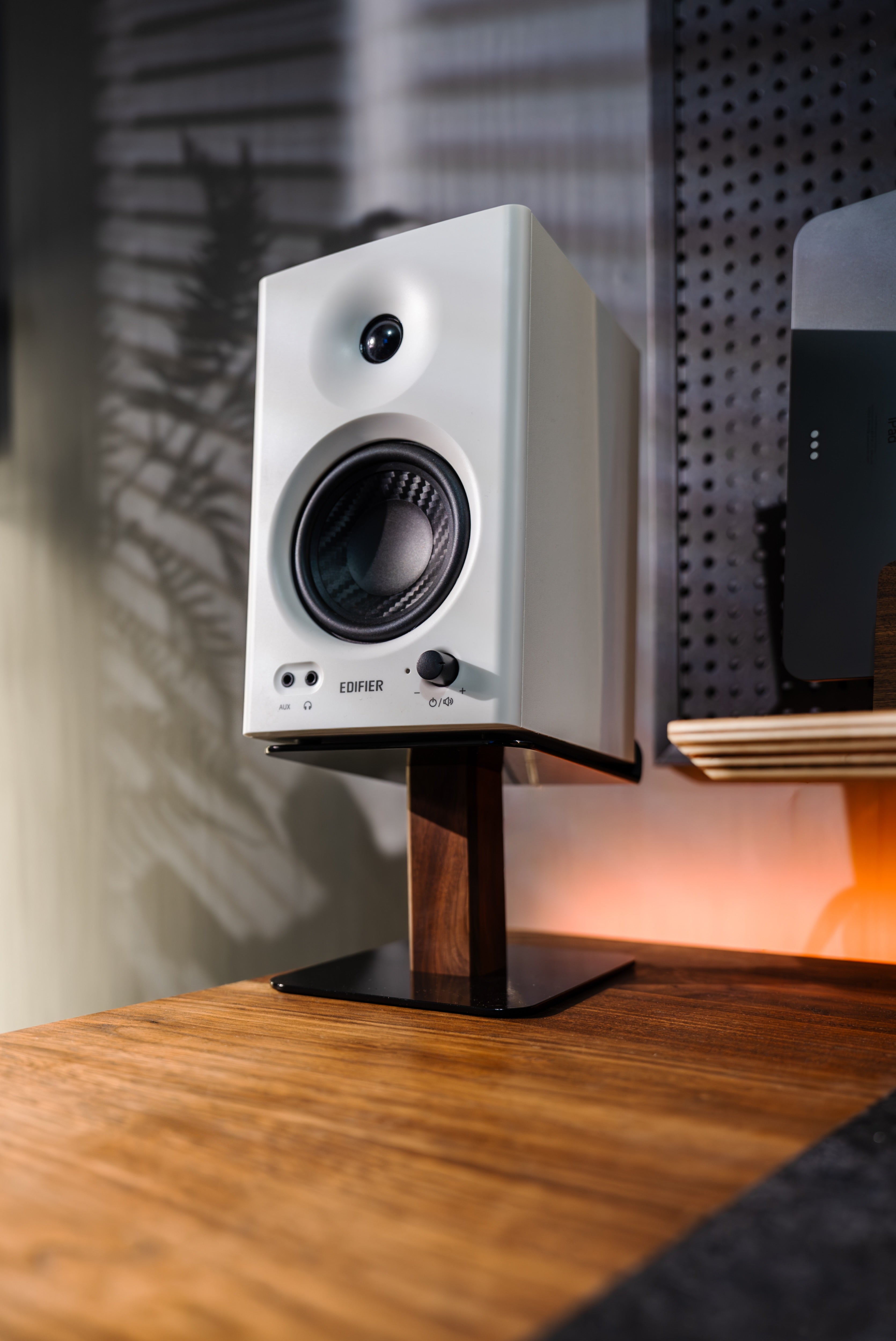 Royal Series Speaker Stand